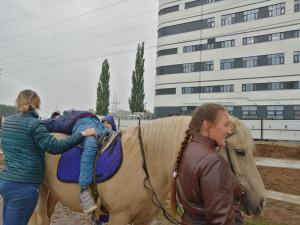 Мастер-класс по иппотерапии для группы студентов и ординаторов